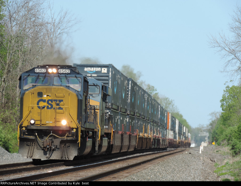 CSX 4562 on I003